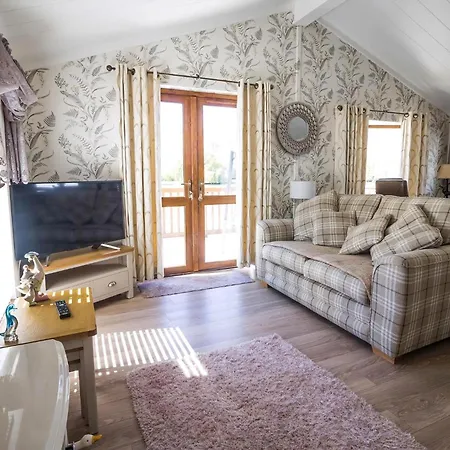 Stunning Lodge With Free Wifi For Hire At Carlton Meres In Suffolk Ref 60013M Saxmundham Exterior photo