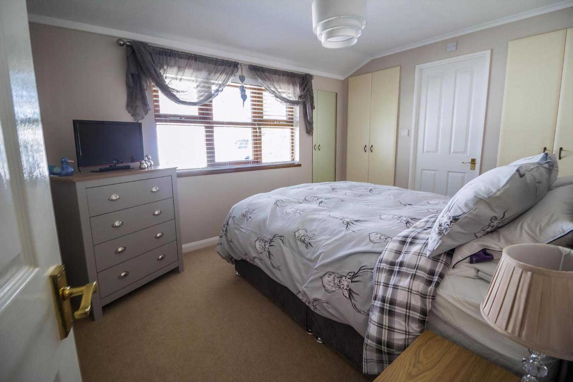 Lodge Stunning With Free Wifi For Hire At Carlton Meres In Suffolk Ref 60013m Saxmundham