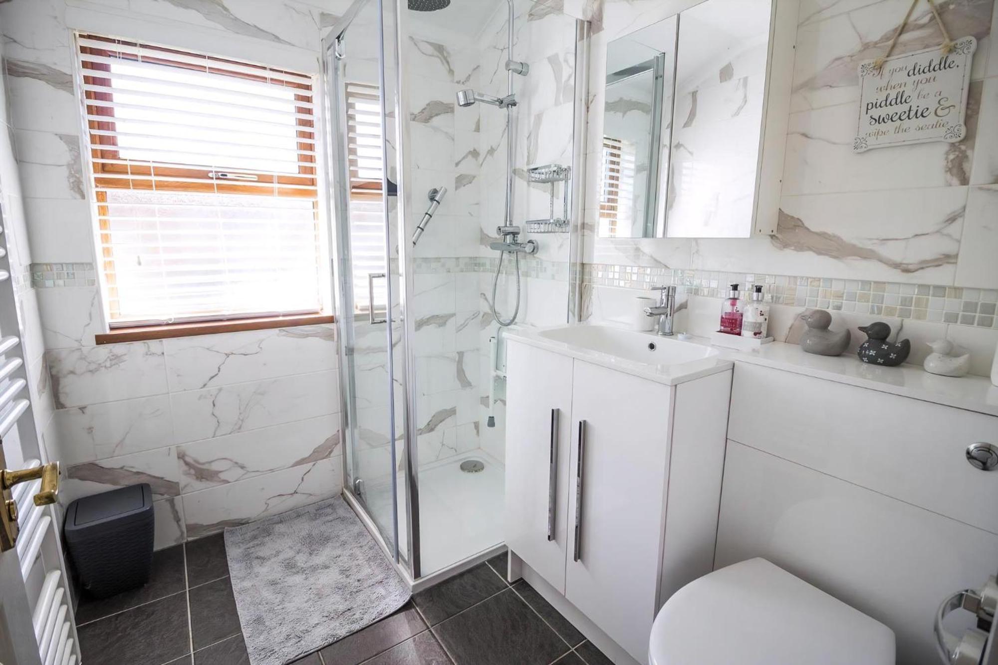 Stunning With Free Wifi For Hire At Carlton Meres In Suffolk Ref 60013m Lodge