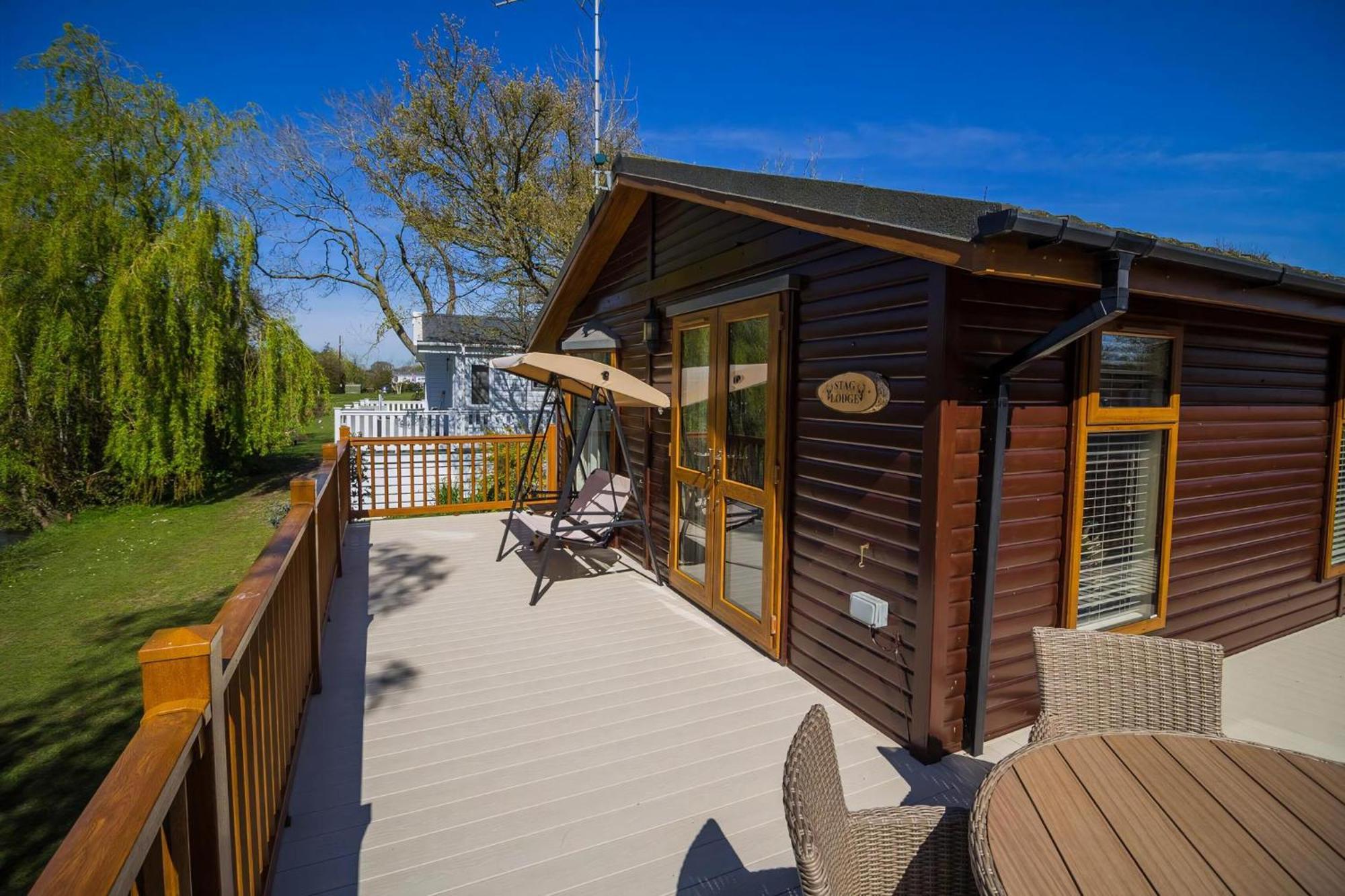 Lodge Stunning With Free Wifi For Hire At Carlton Meres In Suffolk Ref 60013m