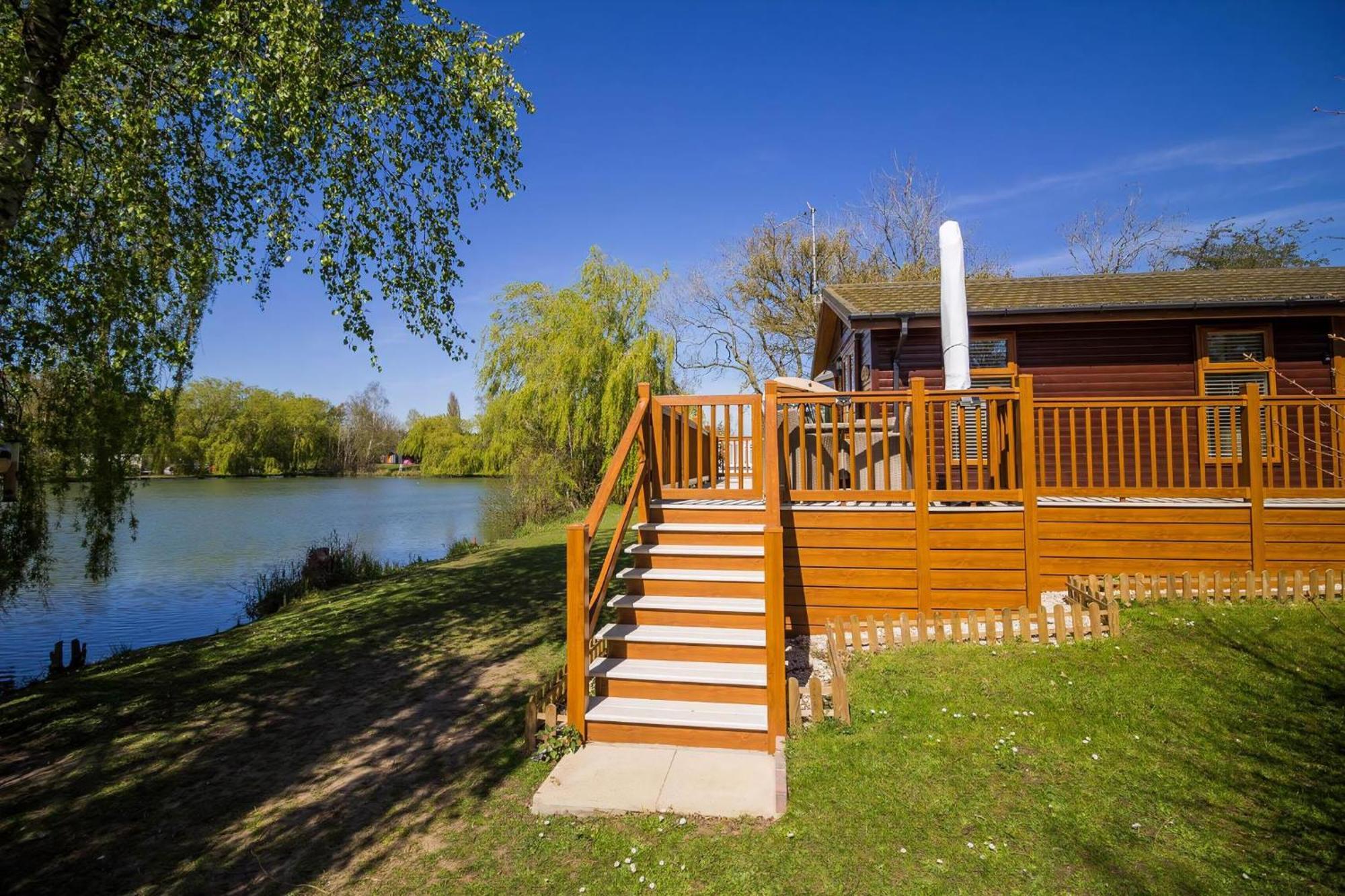 Stunning With Free Wifi For Hire At Carlton Meres In Suffolk Ref 60013m Saxmundham