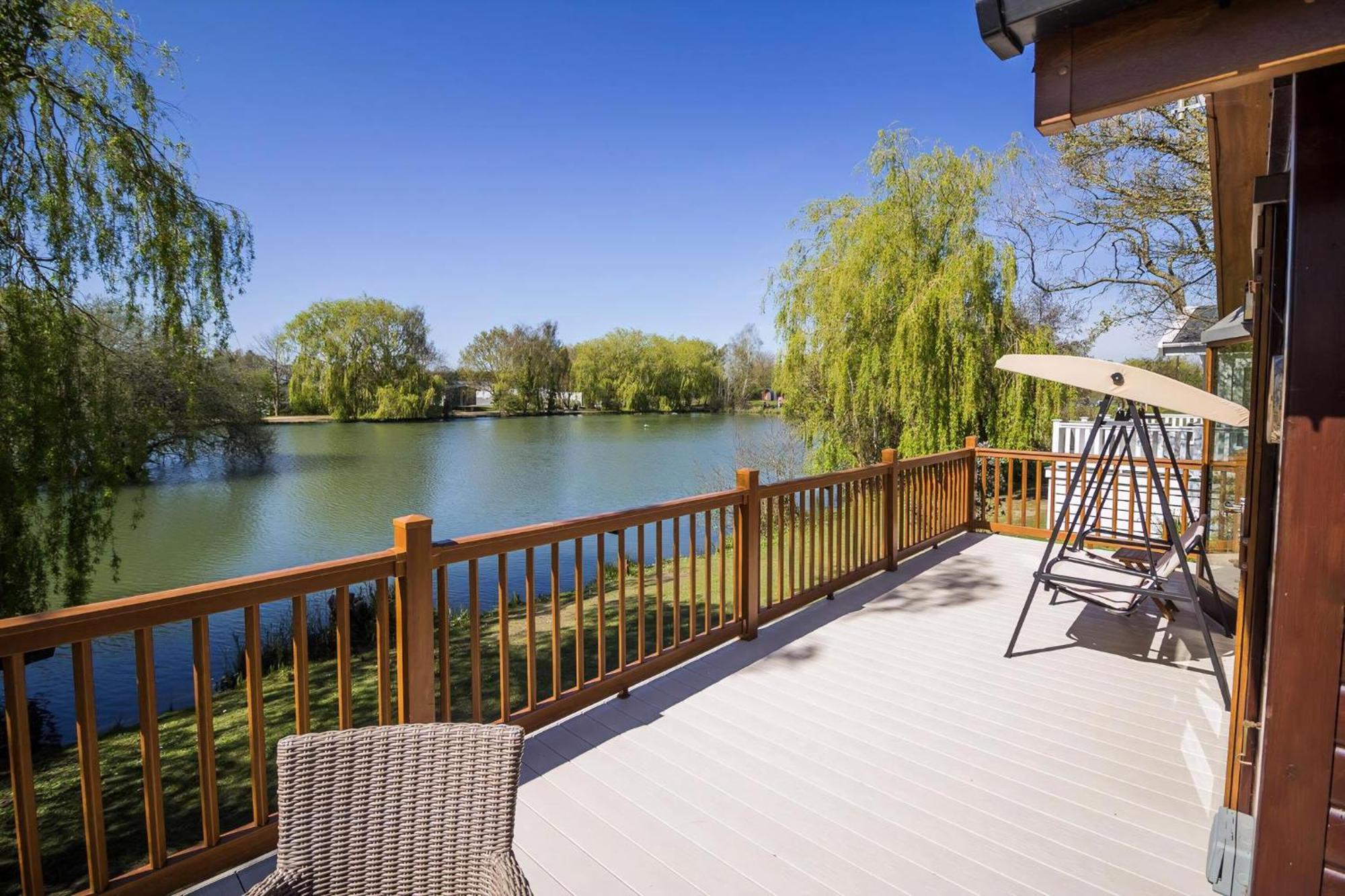 Lodge Stunning With Free Wifi For Hire At Carlton Meres In Suffolk Ref 60013m